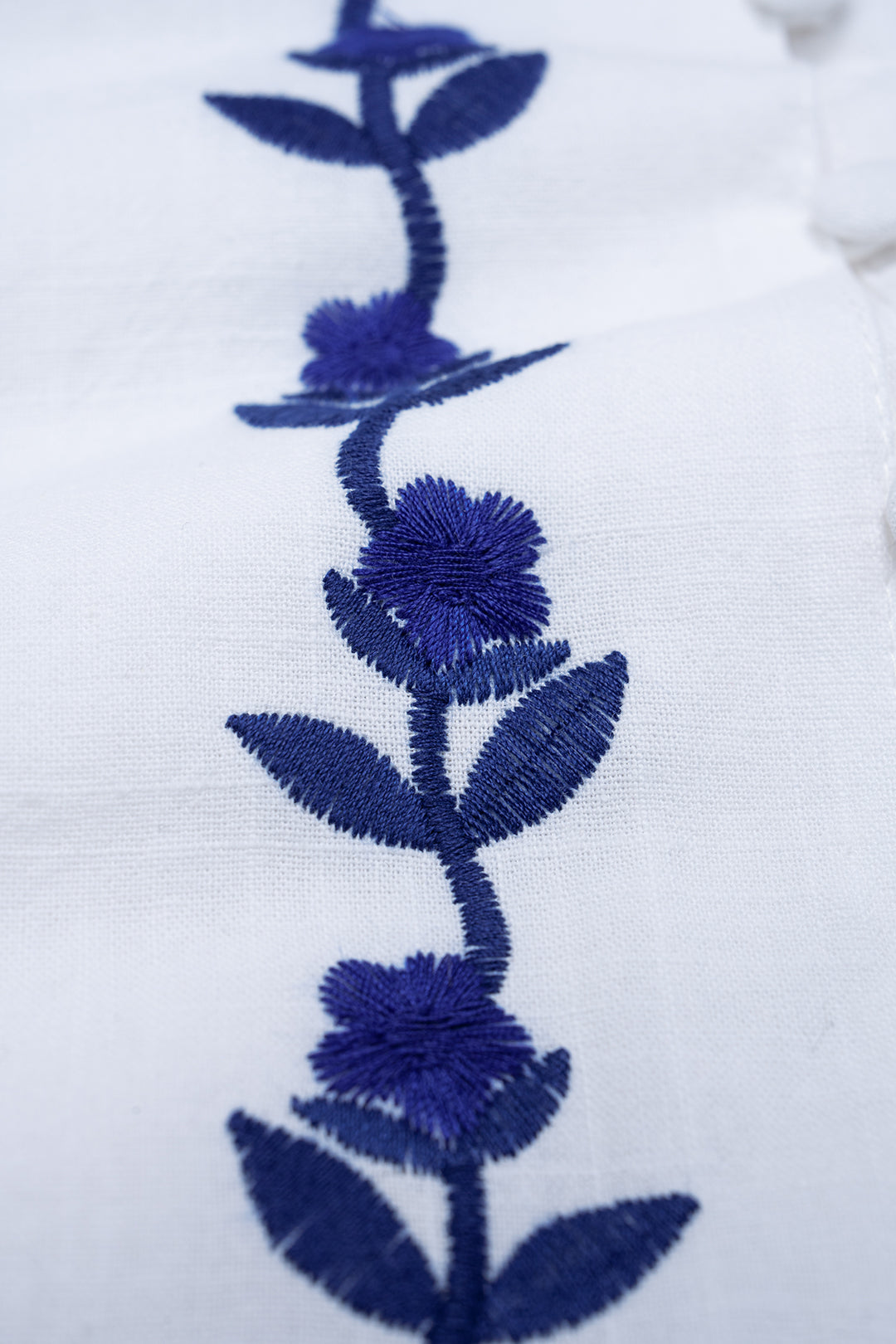 Contrast Embroidery V-Neck Sleeveless Maxi Dress